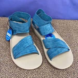NWT Columbia 8 Barraca Elastic Strap Sandal Blue